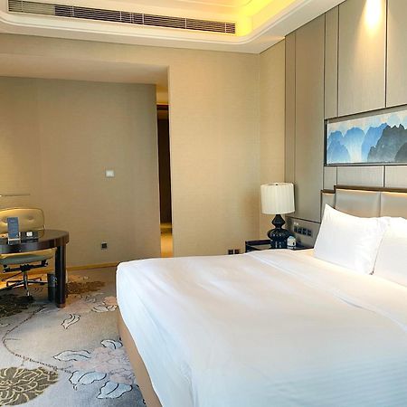 Wanda Realm Longyan Hotel Exterior photo